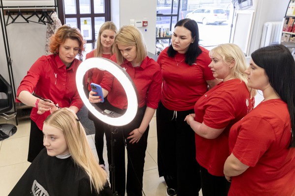 Koloristika alused algajatele — kursus täiesti nullist, kõik vajalik töö alustamiseks koloristina. Vene keeles! photo